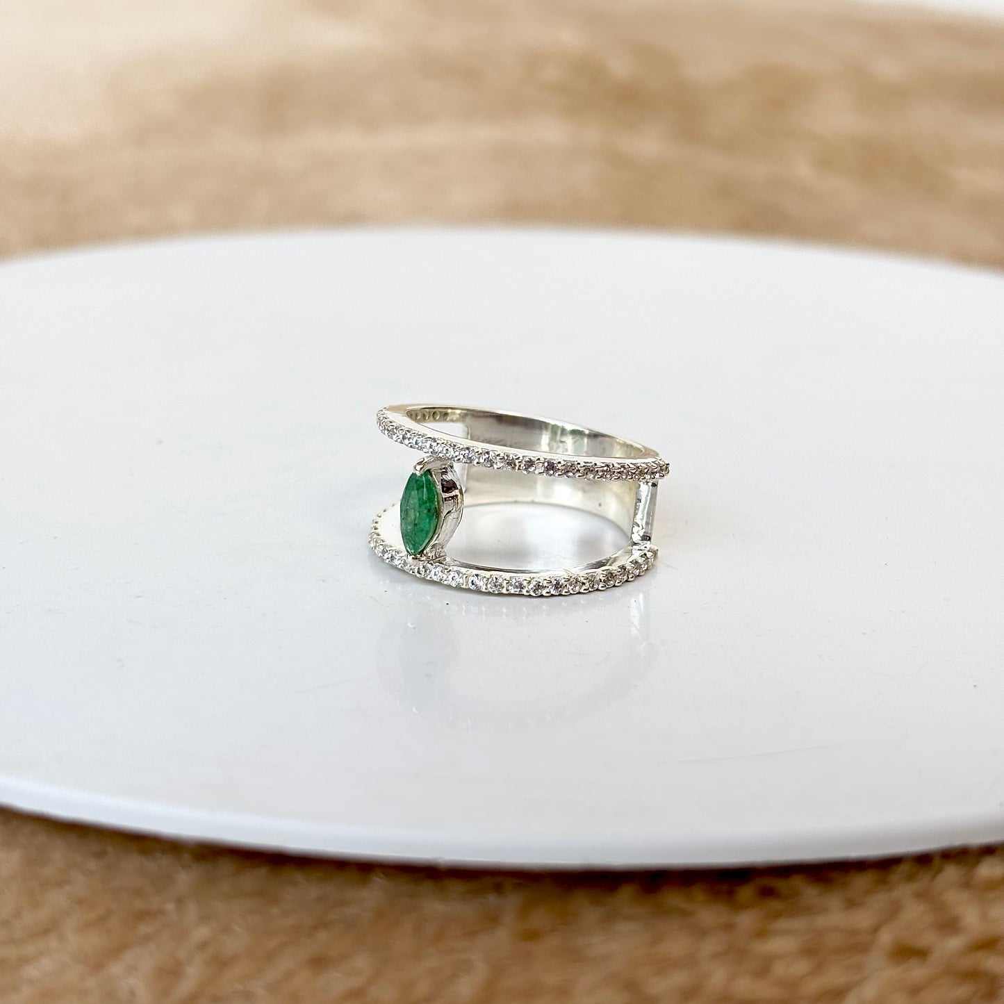 925 Pure Silver Natural Emerald Ring - Bold & Beautiful