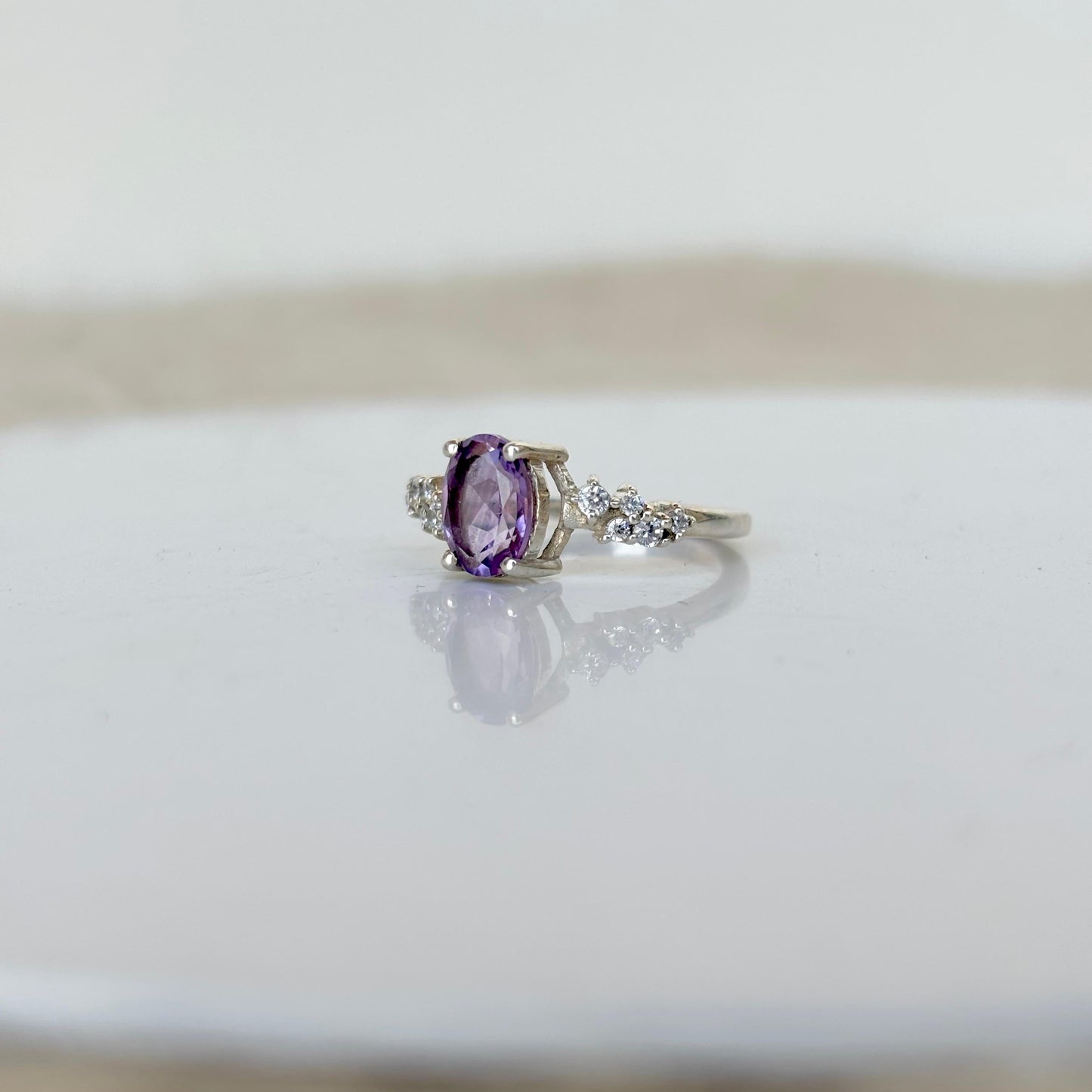 Sterling Love: 925 Pure Silver Oval Natural Amethyst Ring – An Elegant Gift for Her