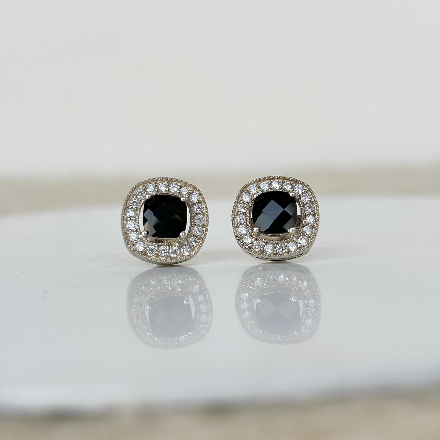 Natural black onyx halo stud earrings in 925 sterling silver – bold gemstone jewelry for everyday elegance