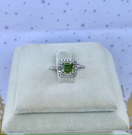 925 Pure Silver Natural Green Peridot Solitaire Ring