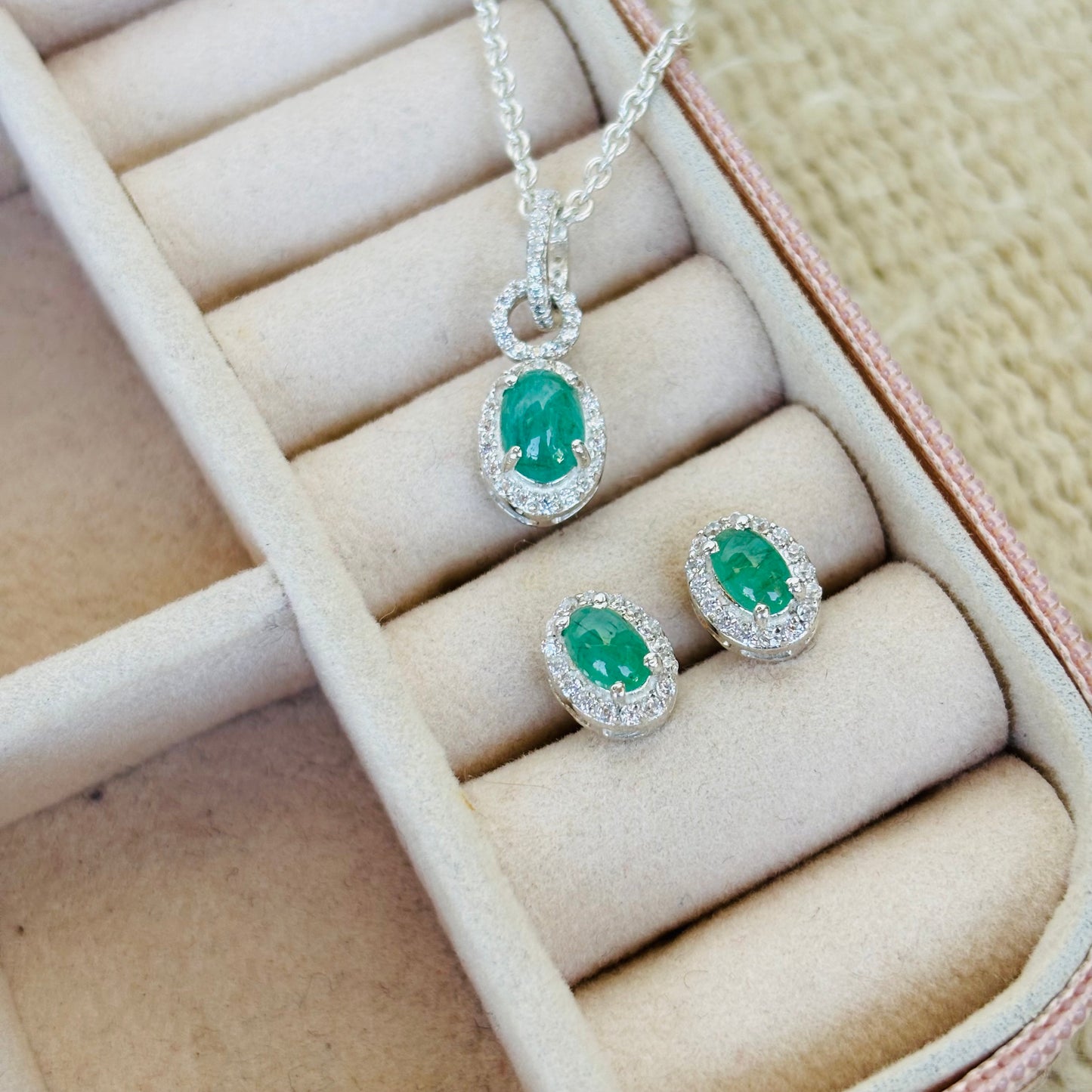 925 Silver Natural Emerald Pendant Earrings Set