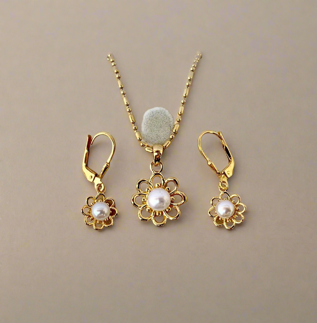 925 Pure Silver Gold Plated Pearl Earring and Pendant Jewelry Gift Set For Her