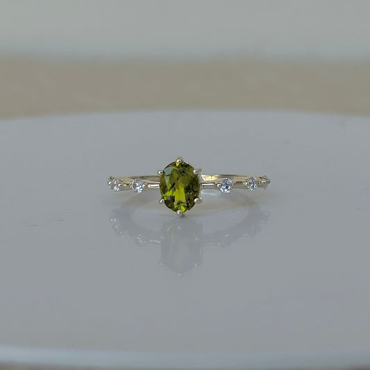 925 Pure Silver Natural Peridot August Birthstone Ring Oval Cut Solitaire Gift For Her