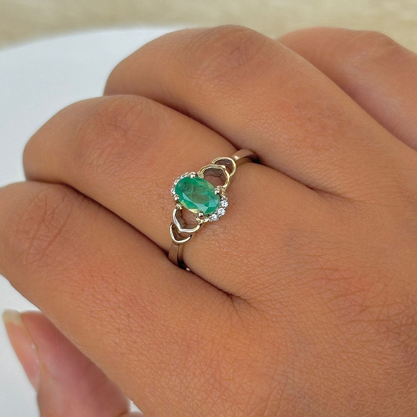 Natural Emerald 925 Pure Silver Oval Shape Gemstone Ring