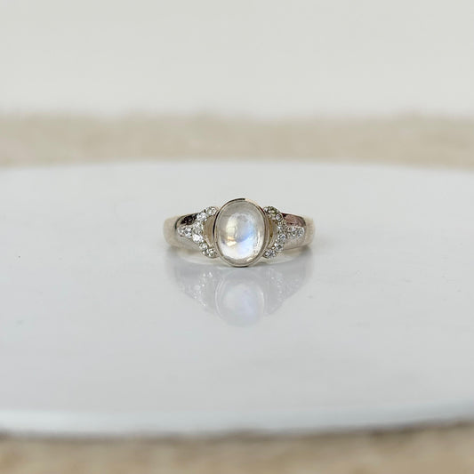 925 Pure Silver Natural Moonstone Ring
