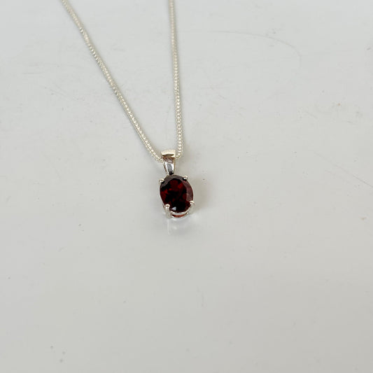 Natural garnet pendant in 925 sterling silver – January birthstone necklace for women
