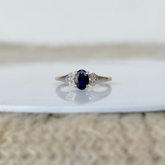 Oval cut blue sapphire ring in 925 sterling silver – handcrafted classic gemstone jewelry