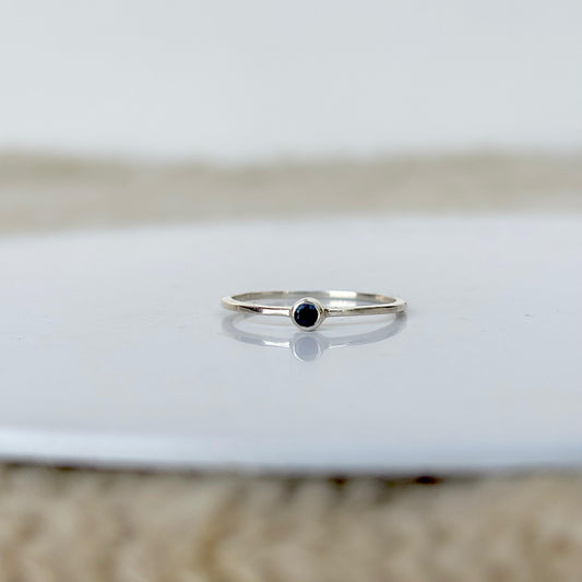 925 sterling silver ring with oval cut blue sapphire gemstone – bold and elegant handcrafted jewelry