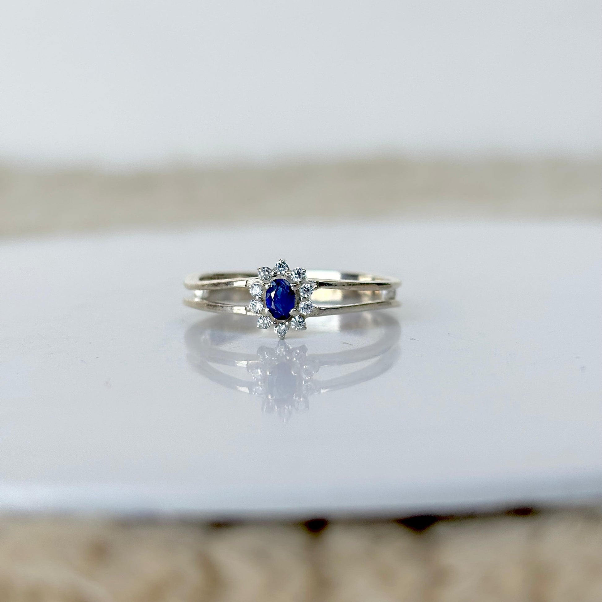 925 sterling silver ring with round cut blue sapphire gemstone – elegant handcrafted gemstone jewelry