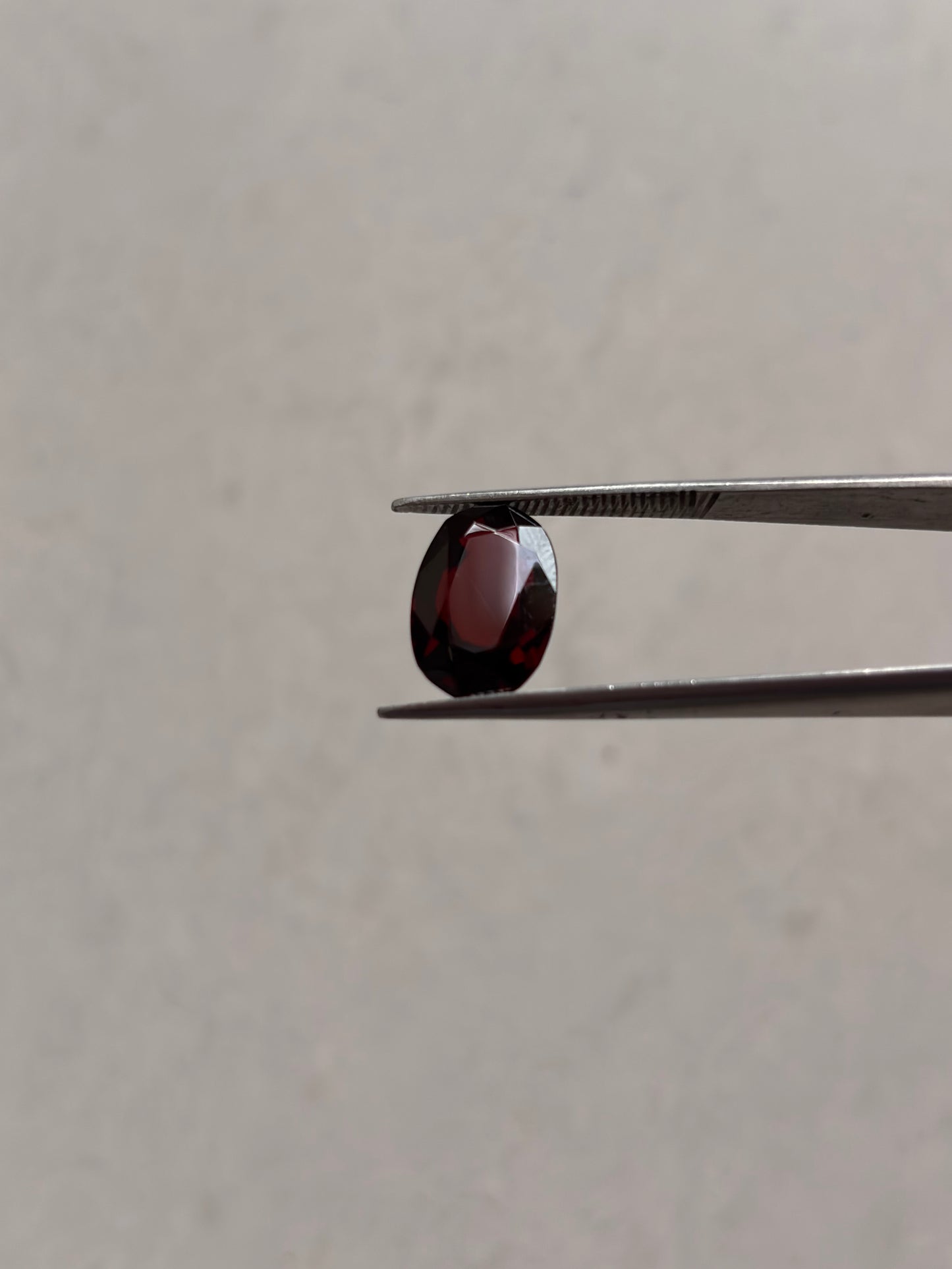 Natural Garnet Oval shape Gemstone (14x9) Certified