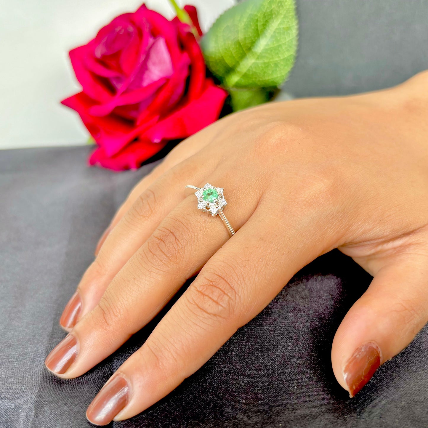 Royal Natural Emerald: The Classic Gemstone Band