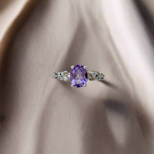 Sterling Love: 925 Pure Silver Oval Natural Amethyst Ring – An Elegant Gift for Her