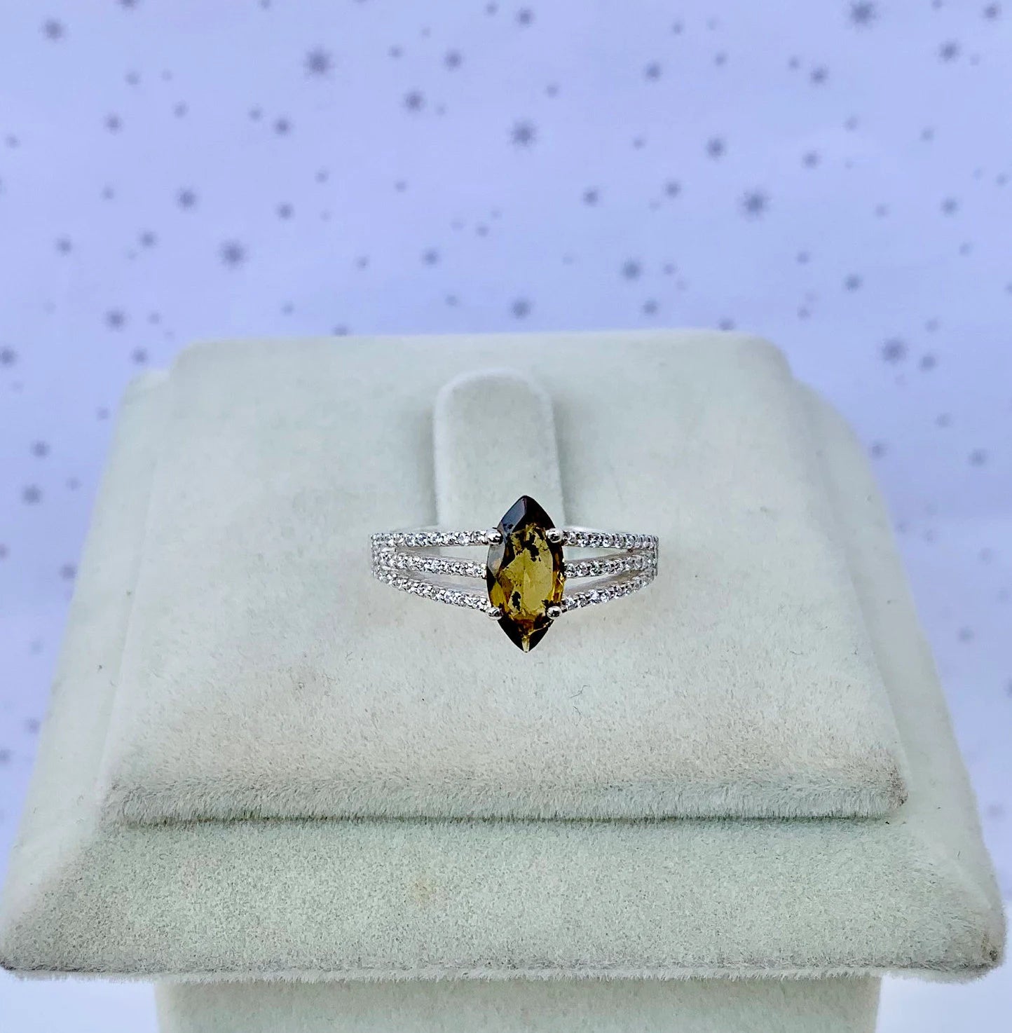 Natural Peridot Marquise Shape 925 Pure Silver Ring