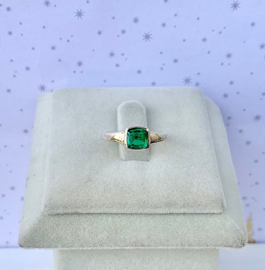 Natural Green Emerald Quartz Solitaire Ring - 925 Pure Silver Anniversary Gift